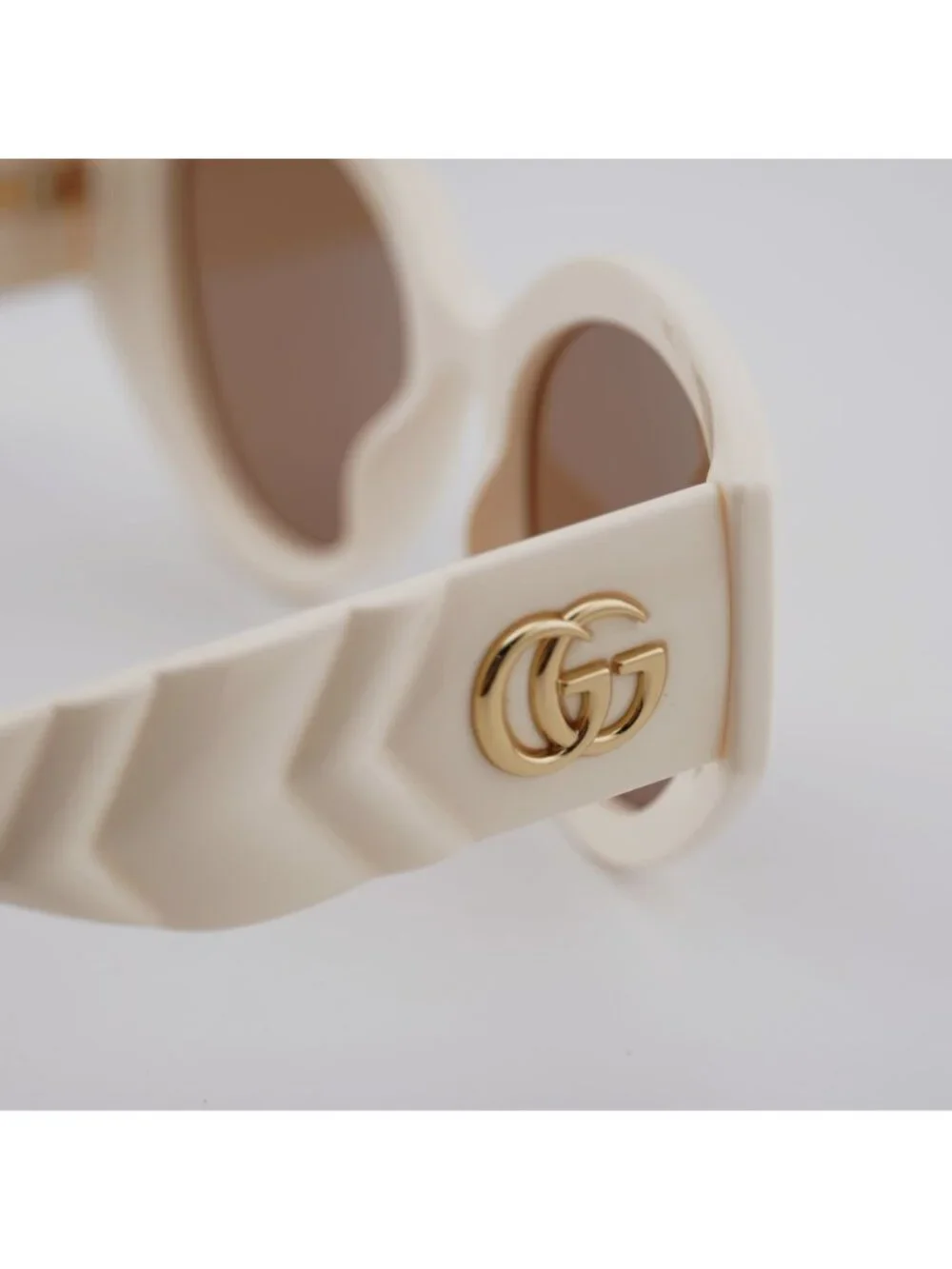 Gucci GG0809S 002 Sunglasses Ivory Cat Eye Frame, Brown Lenses